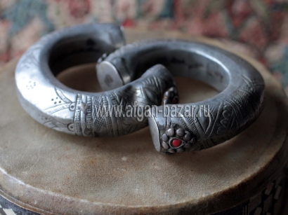 Пара традиционных афганских браслетов. Северо-западный Пакистан (долина Сват) 