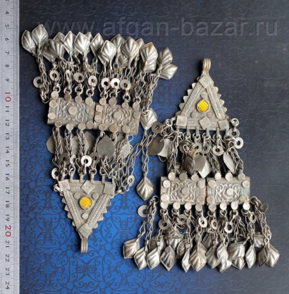 Лот из двух височных подвесок-амулетов. Восточный Афганистан (Газни, Хост) или з