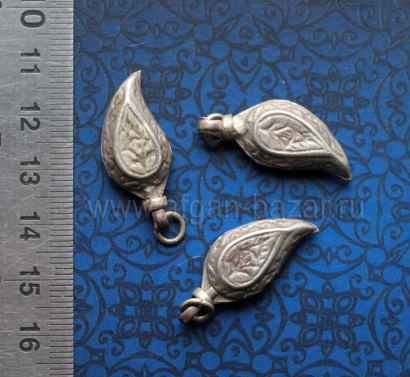 Старая туркменская подвеска "бадамча"- деталь украшения. Афганистан, 20 в.