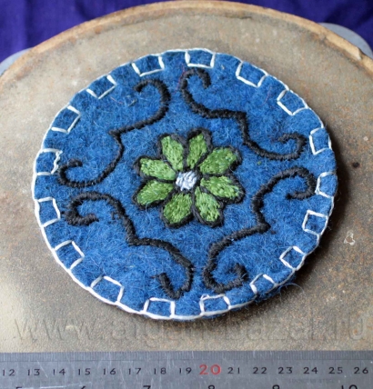 Войлочная хазарейская подставка под пиалу. Афганистан, Бамиан, народность Хазара Войлочная хазарейская подставка под пиалу. Афганистан, Бамиан, народность Хазара