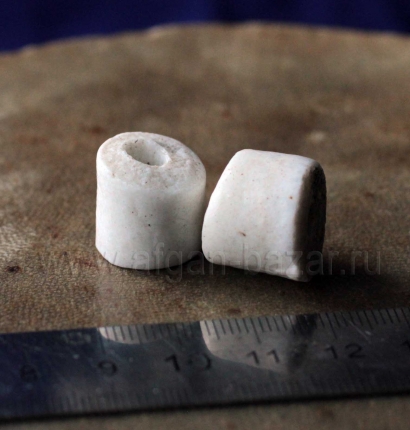 Африканские стеклянные бусины Кробо - African Ghana Krobo Beads. Лот из двух бус