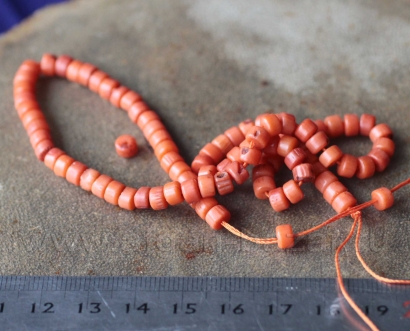 Бусина из натурального средиземноморского коралла