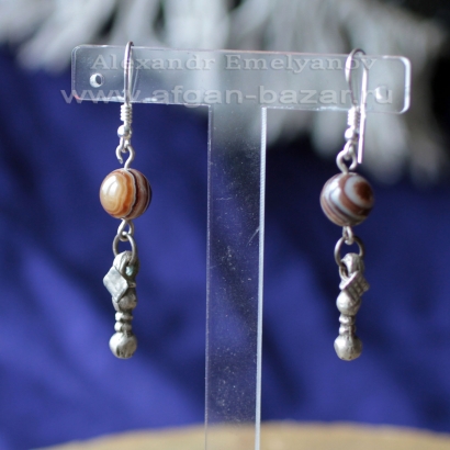 Серьги, сделанные из деталей старых афганских украшений