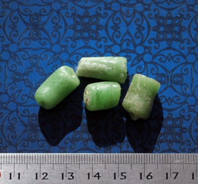 Африканские стеклянные бусины Кробо - African Ghana Krobo Beads. Лот из четырех 