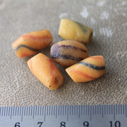 Африканские стеклянные бусины Кробо - African Ghana Krobo Beads. Лот из пяти бус