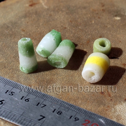 Африканские стеклянные бусины Кробо - African Ghana Krobo Beads. Лот из пяти бус