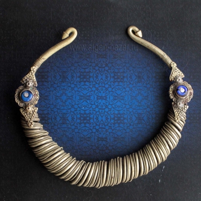 Старинная гривна - "Огай" или "Гер" - традиционное украшение народов, населяющих