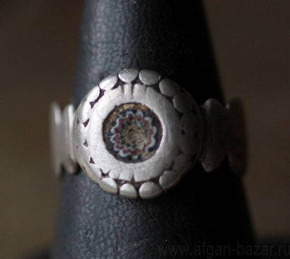 Берберский перстень-талисман с венецианским стеклом (срез венецианской бусины "Ш