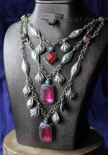 Афганское племенное колье. Афганистан или Пакистан, вторая половина 20 в. Афганское племенное колье. Афганистан или Пакистан, вторая половина 20 в.