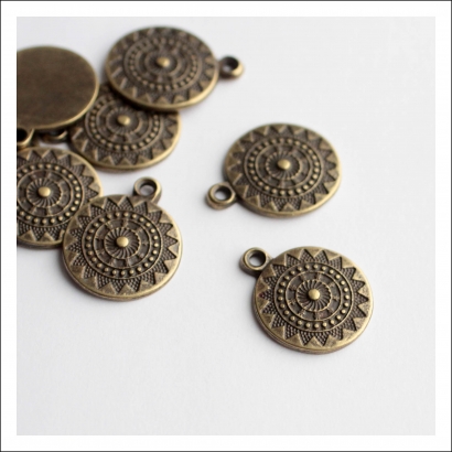 Фурнитура для бижутерии. Подвески кулоны.