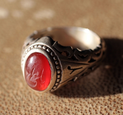 Винтажный шиитский мужской перстень с сердоликом. Иран, 20 в. Размер - 20 Винтажный шиитский мужской перстень с сердоликом. Иран, 20 в. Размер - 20