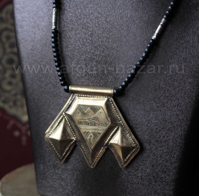 Туарегский амулет Хамса (Khamsa, Khomissar) Западная Сахара, Марокко или Мавритания, 20-21 вв. Туарегский амулет Хамса (Khamsa, Khomissar)