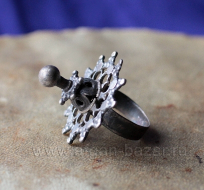 Перстень с солярной символикой. Северо-западный Пакистан, долина реки Сват (Swat