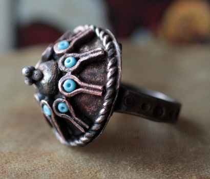 Перстень, выполненный по образцу традиционных кашмирских украшений (северный Пак