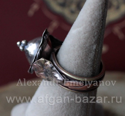 Перстень в индийском стиле, выполненный по образцу традиционных  украшений Афган