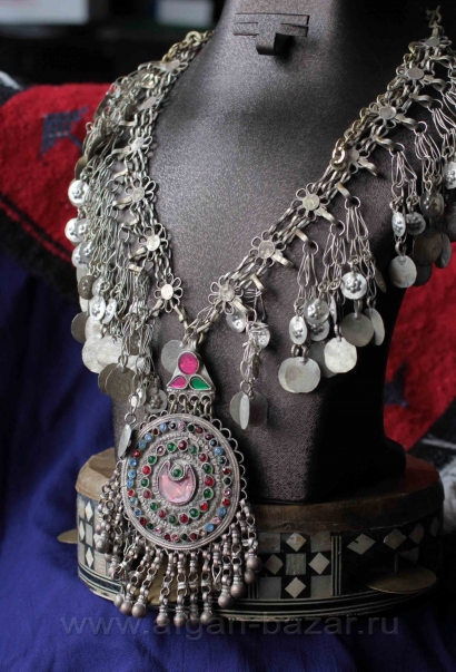 Афганское племенное колье. Афганистан или Пакистан, племена Кучи, вторая половина 20 в. Афганское племенное колье. Афганистан или Пакистан, племена Кучи, вторая полови