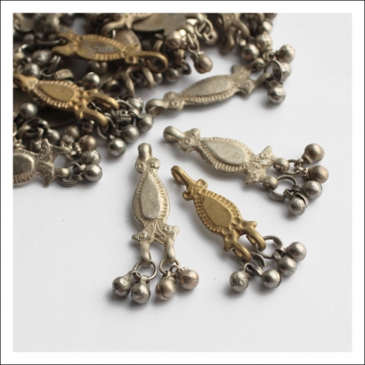 этническая фурнитура для расшивки костюма. Кучи подвески