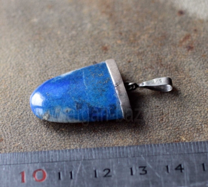 Винтажная подвеска ручной работы с лазуритом. Афганистан или Пакистан, 20-21 вв.