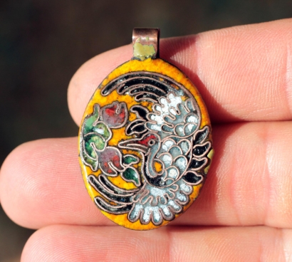 Кулон в китайском стиле с изображением феникса. Автор - Solus Rex Медь, горячая перегородчатая эмаль Кулон в китайском стиле с изображением феникса. Автор - Solus Rex Медь, горячая