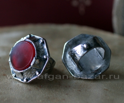 Афганский перстень с тонированным халцедоном