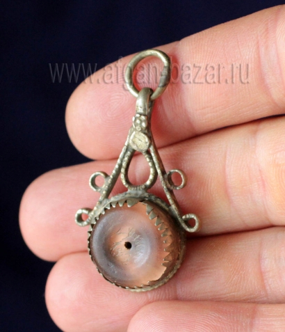 Племенная подвеска, деталь украшения. Афганистан или Пакистан, племена Кучи, 20 в. Племенная подвеска, деталь украшения. Афганистан или Пакистан, племена Кучи, 20