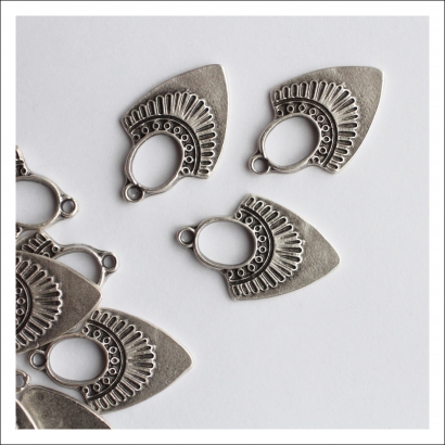 Фурнитура для бижутерии. Подвески кулоны. Фурнитура для бижутерии. Подвески кулоны.