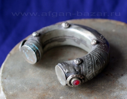 Традиционный афганский браслет. Афганистан или северо-западный Пакистан (долина реки Сват) Традиционный афганский браслет. Афганистан или северо-западный Пакистан (долина