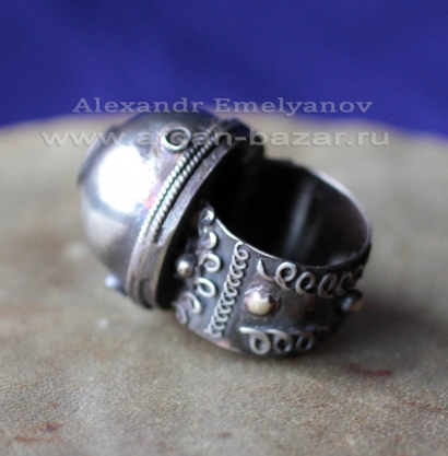 Перстень в туркменском стиле. Выполнен по образцу племенных украшений Туркмении 