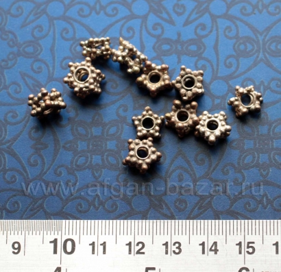 Старая бусина ручной работы. Йемен или Аравия, бедуины племени Рашайда (Rashaida), 19-й, - первая половина 20 в. Старая бусина ручной работы. Йемен или Аравия, бедуины племени Рашайда (Rashaida