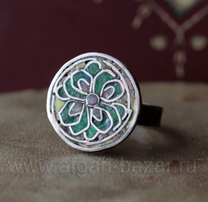 Перстень с перегородчатой эмалью по мотивам традиционных балканских украшений 19