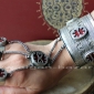 Пара уникальных браслетов с кольцами в казахском стиле