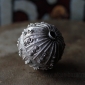 Старая йеменская бусина из высокопробного серебра с маркировкой мастера. Йемен, 