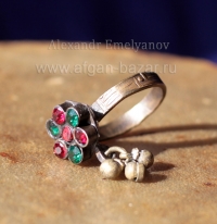 Перстень с бубенчиками, сделанный из деталей старых афганских украшений
