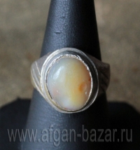 Афганское племенное кольцо со старым агатом Сердоликом). Афганистан или Пакистан, племена Кучи, 20-й век Афганское племенное кольцо со старым агатом Сердоликом). Афганистан или Пакистан