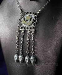 Колье с кулоном с изображением полумесяца и звезды  Афганистан, конец 20 в.