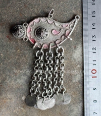 Подвеска в виде узора "Ботех" - деталь застежки от костюма. Малая Азия, армяне (?), Османская Империя, 19-й, начало 20-го века Подвеска в виде узора "Ботех" - деталь застежки от костюма. Малая Азия, армяне (