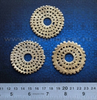 Металлические застежки-фибулы и нашивки на одежду с солярной символикой - лот из трех штук. Пакистан, Читрал, народность Калаша, 20 в Металлические застежки-фибулы и нашивки на одежду с солярной символикой - лот из