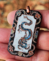 Кулон в китайском стиле с изображением дракона. Автор - Скородумова Полина
