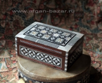 Шкатулка с инкрустацией перламутром. Египет, современная работа