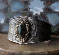 Винтажный афганский браслет с зеленым камнем. Афганистан, 20-21 в.