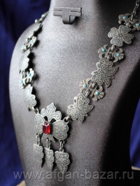 Афганское племенное колье с изображениями цветов и бабочек. Афганистан, народнос