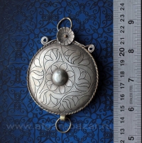 Афганская подвеска-амулет. Афганистан (Хазараджат) или Пакистан (Кветта), народность Хазара, 20-й век Афганская подвеска-амулет. Афганистан (Хазараджат) или Пакистан (Кветта), народн