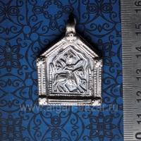 Старый индийский амулет с изображением мифического героя Bhumiya Raj