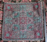 Расшитая салфетка с персидским орнаментом. Иран, современная работа