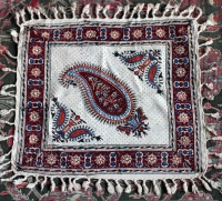 Декоративная салфетка с традиционным иранским набойным орнаментом "Каламкар". Ир