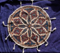 Декоративная салфетка с традиционным иранским набойным орнаментом "Каламкар"