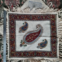Декоративная салфетка с традиционным иранским набойным орнаментом "Каламкар"
