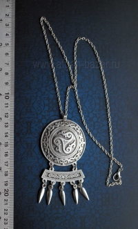 Кулон на цепочке в казахском стиле