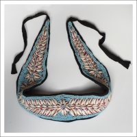 этнический пояс ручной работы вышивка  текстиль бисер ракушки каури 