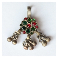 этническая фурнитура для расшивки костюма. Кучи подвески